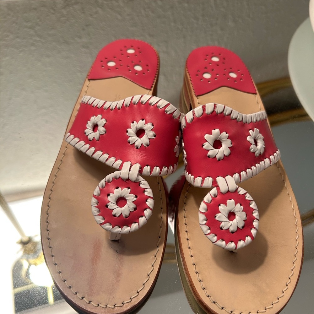 Jack Rogers Pink and White Floral Leather Toe-Post Sandals Sz 7